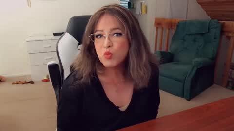 Britney online show from 09/28/25, 07:41