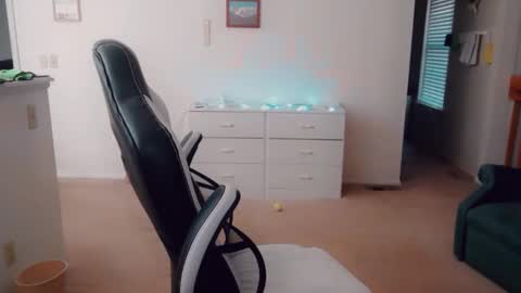 Britney online show from 11/06/25, 05:47