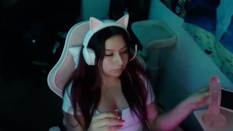 Snapshot of luvvespie chatting on 11/26/25, 10:44 luvvespie online show from 11/26/25, 10:44