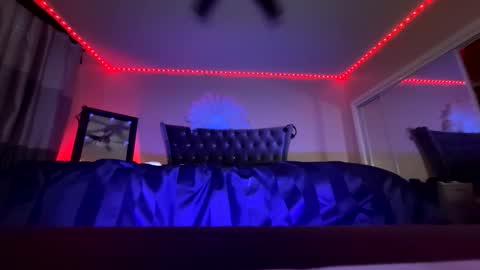 luvvlee online show from 10/13/25, 02:28