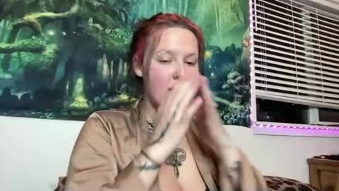 luvvvmia online show from 04/12/26, 03:22