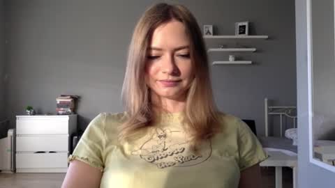 Millie online show from 10/19/25, 02:18