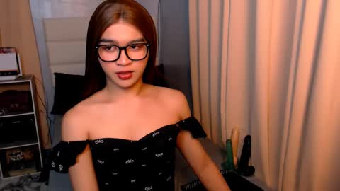 queen lux online show from 02/27/25, 06:53