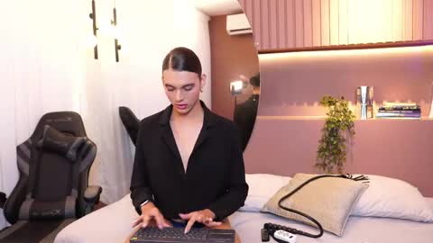 Luxa  online show from 03/20/26, 01:16