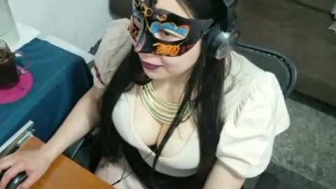 Snapshot of luxdasilva chatting on 06/15/26, 10:45 luxdasilva online show from 06/15/26, 10:45