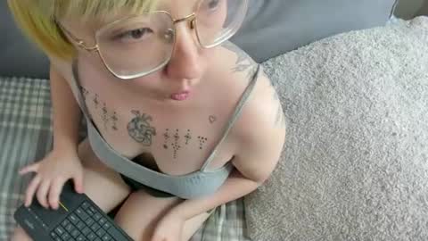 Snapshot of luxgray chatting on 07/05/26, 02:57 LuxGray online show from 07/05/26, 02:57