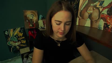 Snapshot of luxie_queen chatting on 02/17/26, 04:02 Katie online show from 02/17/26, 04:02