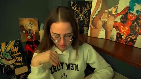 Snapshot of luxie_queen chatting on 02/18/26, 02:13 Katie online show from 02/18/26, 02:13