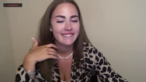 Snapshot of luxie_queen chatting on 07/21/26, 12:18 Katie online show from 07/21/26, 12:18