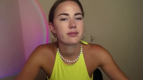 Snapshot of luxie_queen chatting on 08/06/26, 10:50 Katie online show from 08/06/26, 10:50