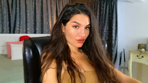 Snapshot of luxqueenstudio chatting on 05/16/26, 03:22 KarolinaAlpha online show from 05/16/26, 03:22