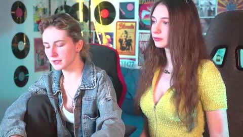 Snapshot of luxrayi chatting on 01/10/25, 03:06 Ray online show from 01/10/25, 03:06