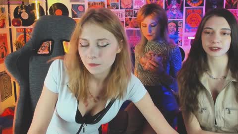 Snapshot of luxrayi chatting on 01/21/25, 02:59 Ray online show from 01/21/25, 02:59