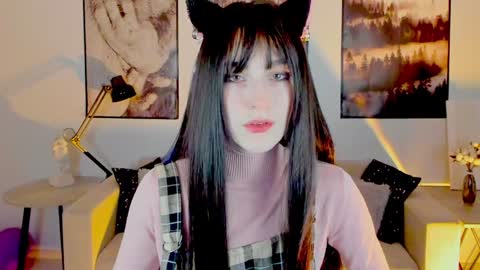 Snapshot of luxrayi chatting on 01/28/25, 03:25 Ray online show from 01/28/25, 03:25