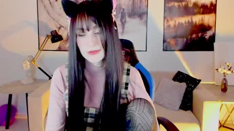 Snapshot of luxrayi chatting on 01/28/25, 09:29 Ray online show from 01/28/25, 09:29