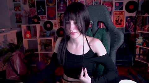 Snapshot of luxrayi chatting on 02/01/25, 09:19 Ray online show from 02/01/25, 09:19