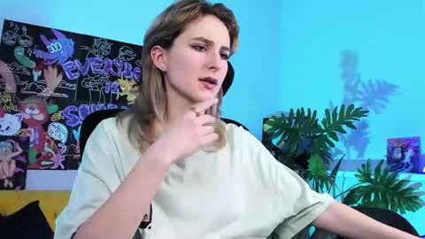 Snapshot of luxrayi chatting on 02/17/25, 09:19 Ray online show from 02/17/25, 09:19