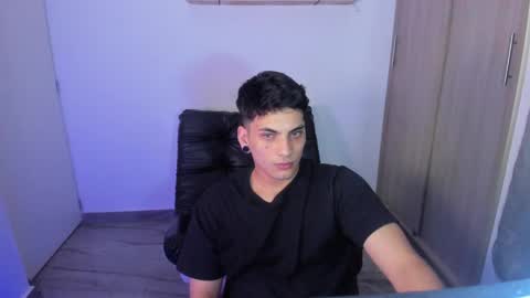 Snapshot of luxrx chatting on 05/27/26, 07:22 luxrx online show from 05/27/26, 07:22