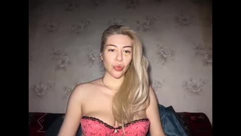 LuxSonyaStar online show from 05/17/26, 12:45