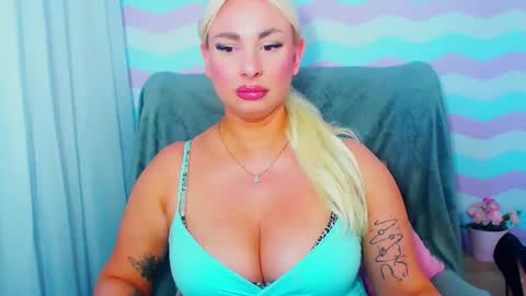 Luxuriaa online show from 06/22/26, 05:54