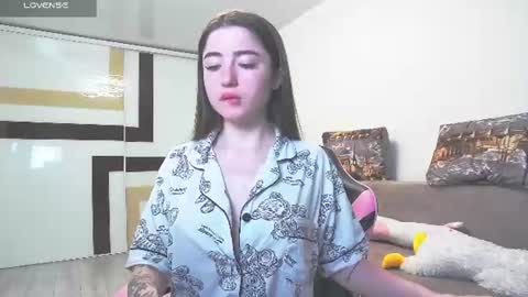 Snapshot of luxuryalma18 chatting on 06/16/26, 06:43 Alma online show from 06/16/26, 06:43