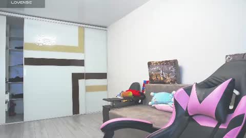 Snapshot of luxuryalma18 chatting on 06/19/26, 07:06 Alma online show from 06/19/26, 07:06