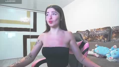 Snapshot of luxuryalma18 chatting on 06/27/26, 05:23 Alma online show from 06/27/26, 05:23