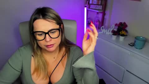 Snapshot of luxxx_diana chatting on 02/27/25, 06:09 Diana online show from 02/27/25, 06:09