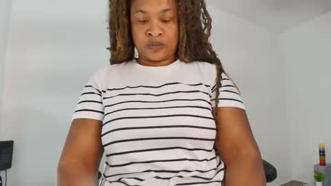 Snapshot of luxy_benet chatting on 03/03/26, 06:41 Big Benet online show from 03/03/26, 06:41