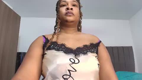Snapshot of luxy_benet chatting on 06/15/26, 12:07 Big Benet online show from 06/15/26, 12:07