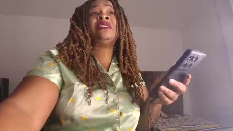 Snapshot of luxy_benet chatting on 07/10/26, 12:30 Big Benet online show from 07/10/26, 12:30