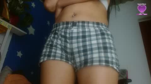 Snapshot of luzzy_cam chatting on 06/11/26, 11:47 luzzy I hope your visit and that we manage to get very hot online show from 06/11/26, 11:47