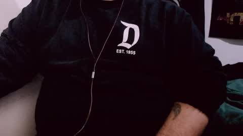 Snapshot of lvcifer_ chatting on 01/23/25, 08:36 ayoo online show from 01/23/25, 08:36