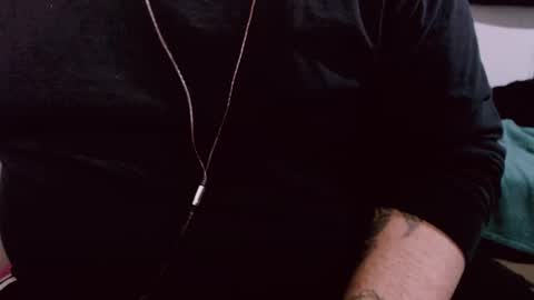 Snapshot of lvcifer_ chatting on 01/25/25, 05:30 ayoo online show from 01/25/25, 05:30