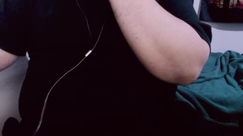 Snapshot of lvcifer_ chatting on 01/26/25, 06:06 ayoo online show from 01/26/25, 06:06