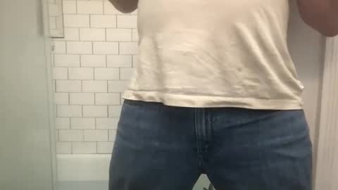 lvguynextdoor440656 online show from 10/13/25, 01:38