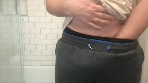 lvguynextdoor440656 online show from 11/17/25, 04:57