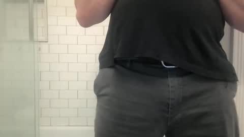 lvguynextdoor440656 online show from 12/16/25, 01:32