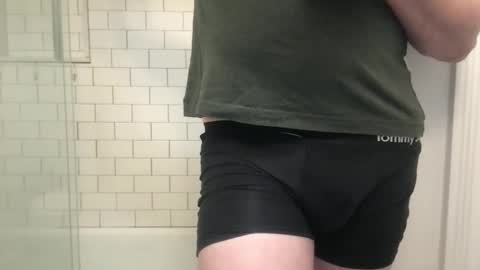 lvguynextdoor440656 online show from 04/16/26, 02:01