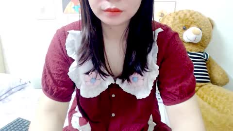 Snapshot of ly_ly2005 chatting on 11/11/25, 07:19 im mai online show from 11/11/25, 07:19