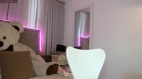 lya_brown online show from 11/28/25, 12:19