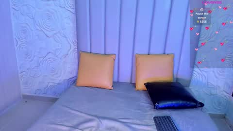 LYA DUBOIS  online show from 03/09/26, 09:30