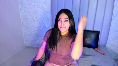 LYA DUBOIS  online show from 04/07/26, 09:48