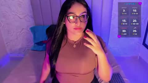 Snapshot of lya_dubois_ chatting on 06/19/26, 08:34 LYA DUBOIS online show from 06/19/26, 08:34