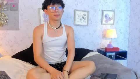 Lyan online show from 03/31/26, 07:36