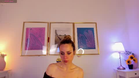 Snapshot of lyana_xz chatting on 06/18/26, 12:31 LYA online show from 06/18/26, 12:31