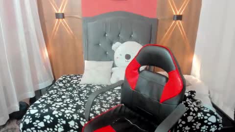 lyanamerry03 online show from 02/19/25, 04:01