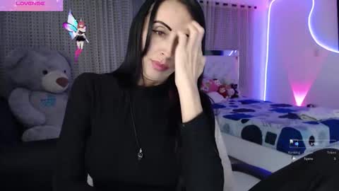 Lyann  online show from 11/25/25, 01:38