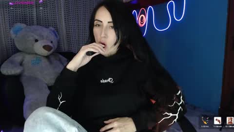 Snapshot of lyann_ chatting on 05/26/26, 06:09 Lyann online show from 05/26/26, 06:09