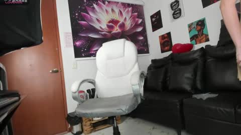  Lycoris  online show from 09/18/25, 09:28